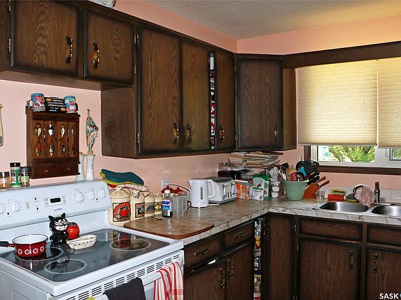 5th image of 304 Rosher Street