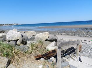 4 Robin Ln, Hampton, NH 03842