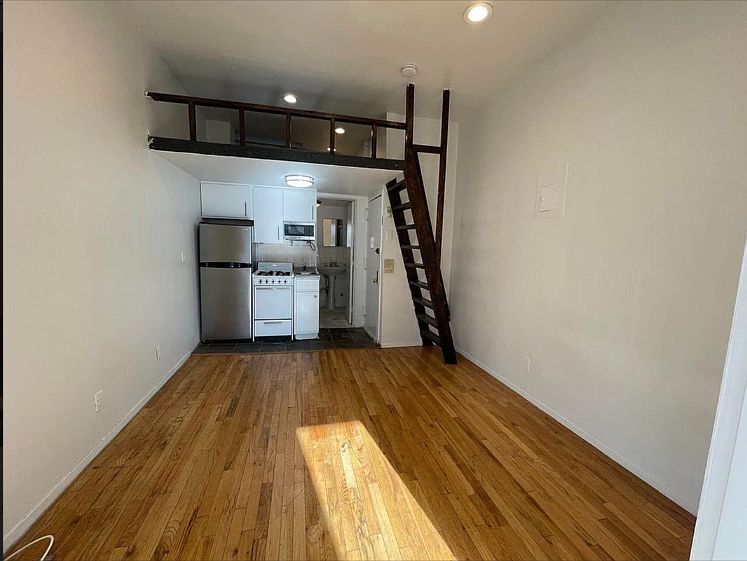 1st image of 453 W 46th St APT 5D