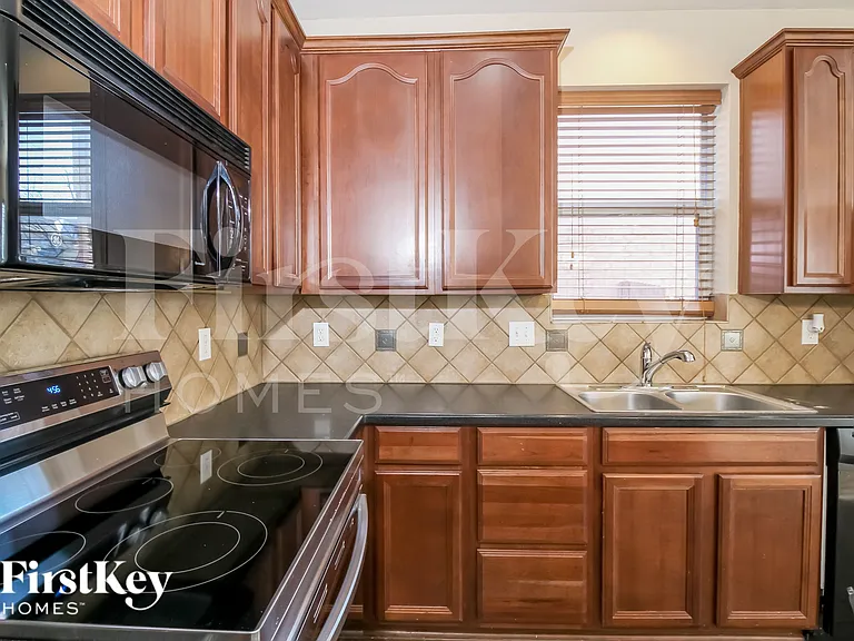 4532 Fir Dr — Photo 9