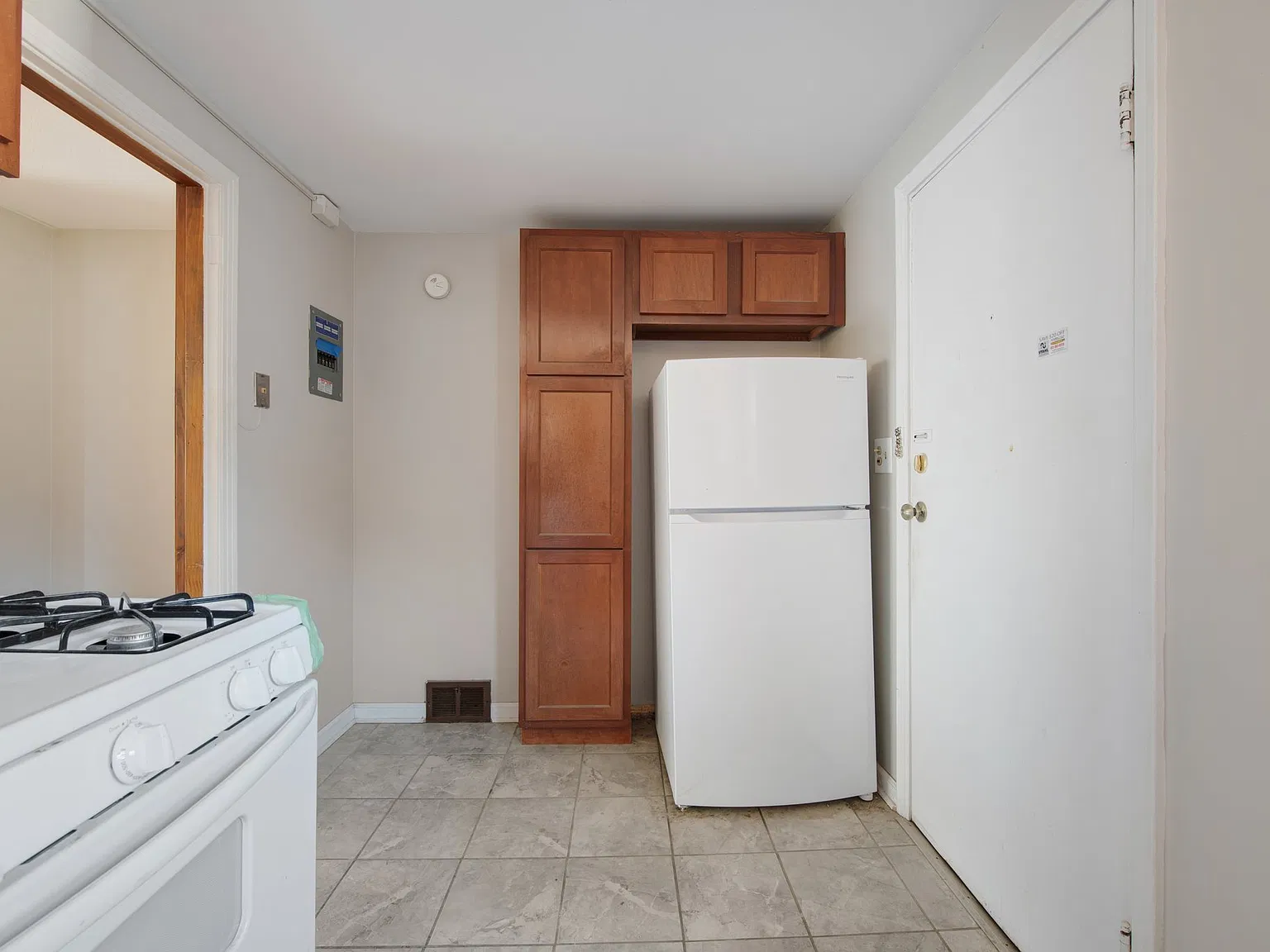1437 Lincoln Way - D — Photo 4