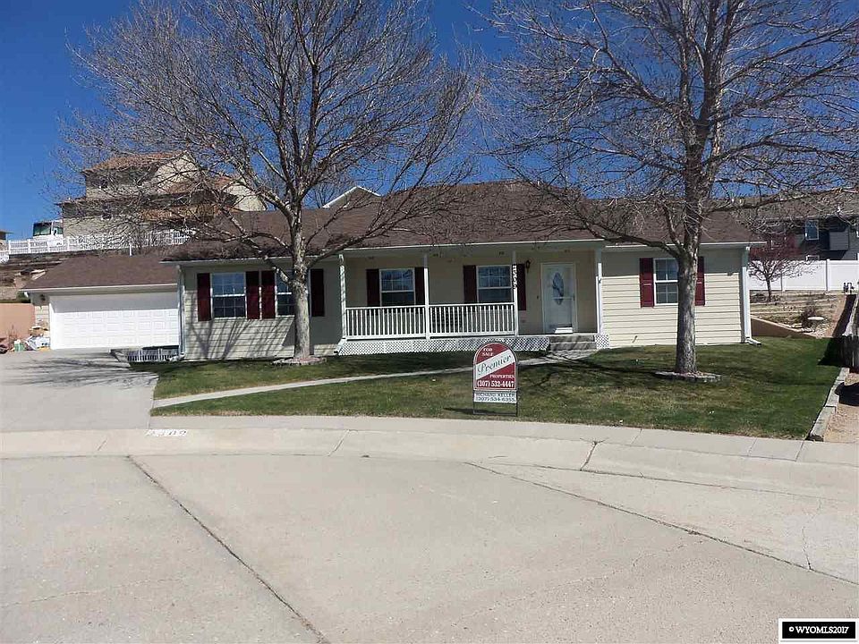 1st image of 2309 Crestview Dr