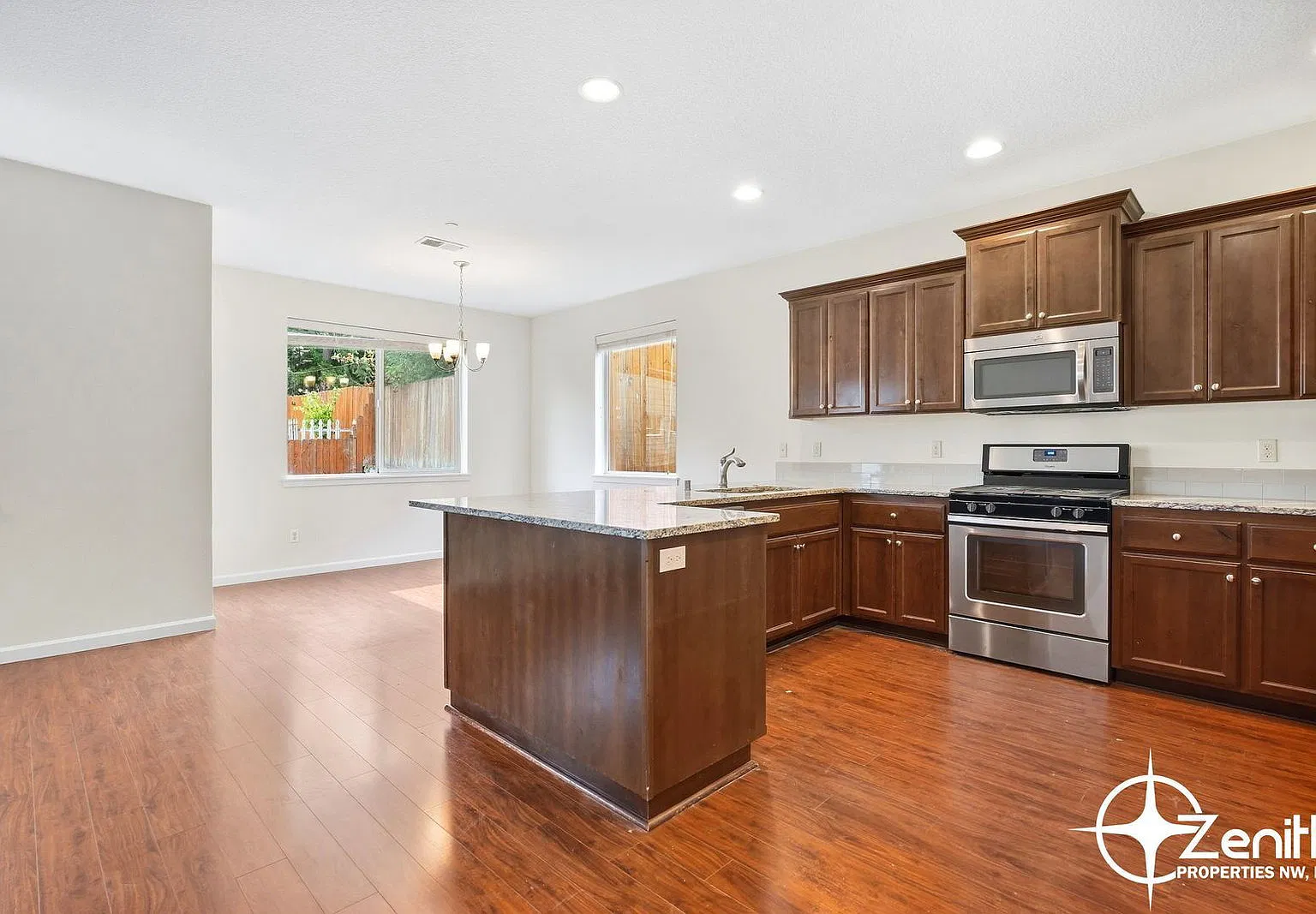 4 bed, 2.5 bath, 2068 sqft, $2,735 — Photo 4
