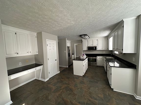 3rd image of 105 Tallyho Dr