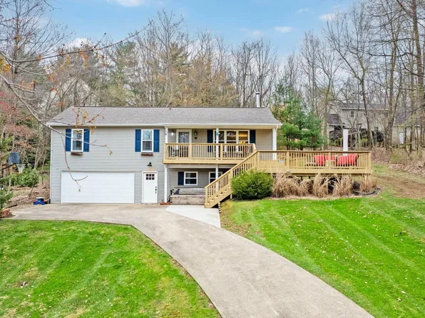 604 King Beach Dr, Howard, OH 43028