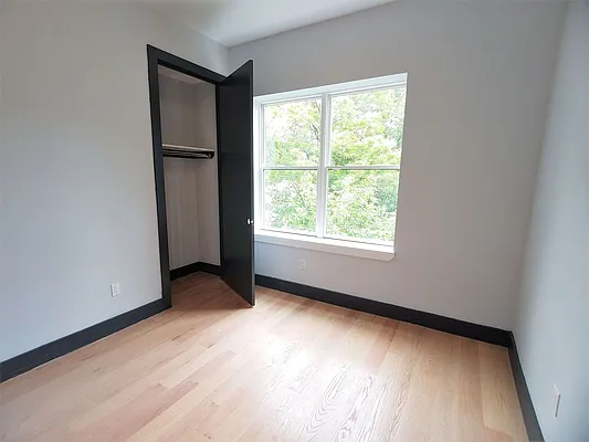 Rented by EXR | media 18