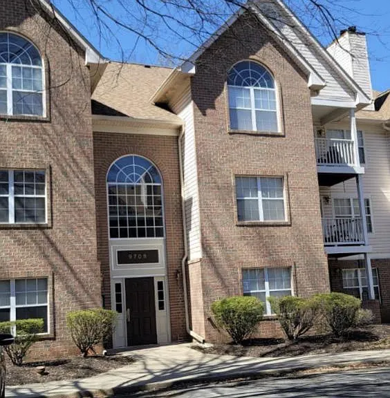 9708 Lake Pointe Ct #302 — Photo 1