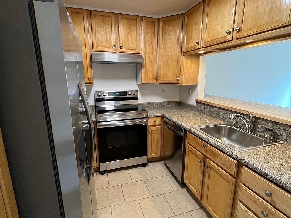 1st image of 100 Marin Center Dr APT 3