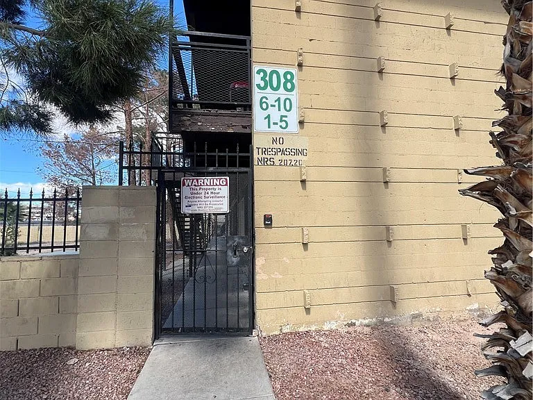 308 W Cincinnati Ave #8 — Photo 3