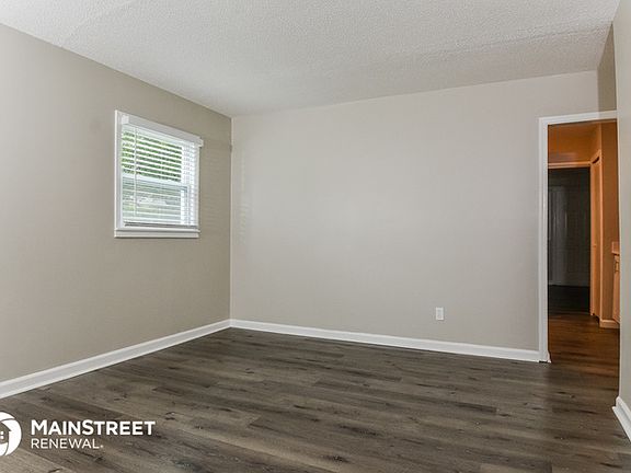 4th image of 1805 Hardie St