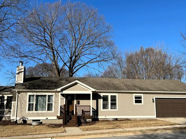 9 N Grove St, Carpentersville, IL 60110