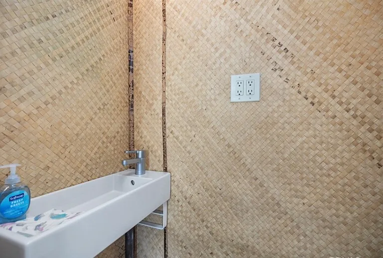 Old half-bathroom