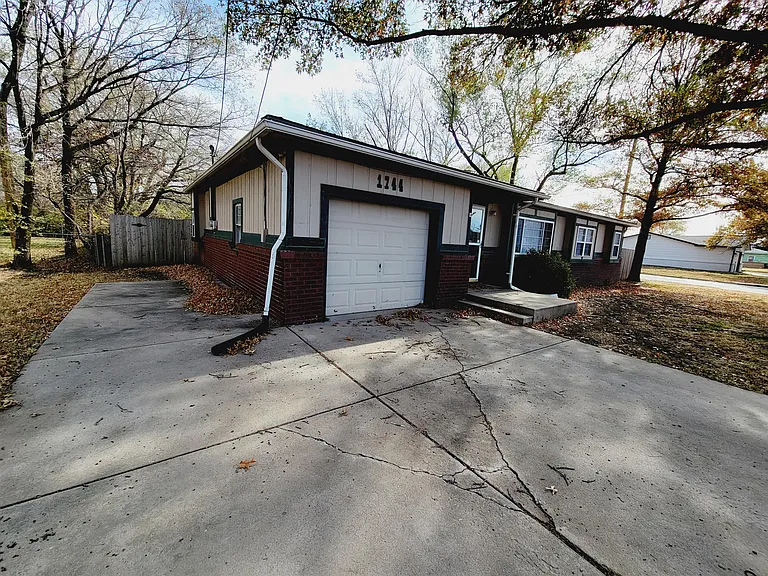 1744 S Lark Ln — Photo 4