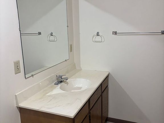 2nd image of 305 Jefferson St #201