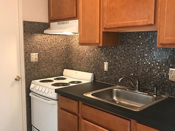 4th image of 25 School Ave APT D