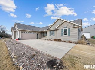 2262 260th Ave, De Witt, IA 52742