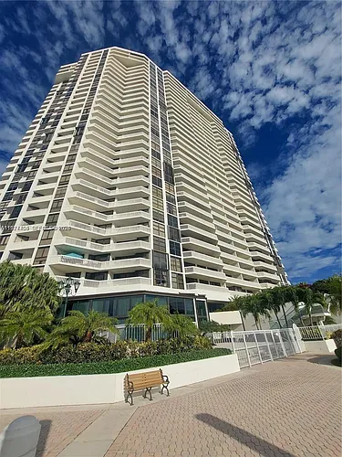 1000 W Island Blvd #508 Photo 1