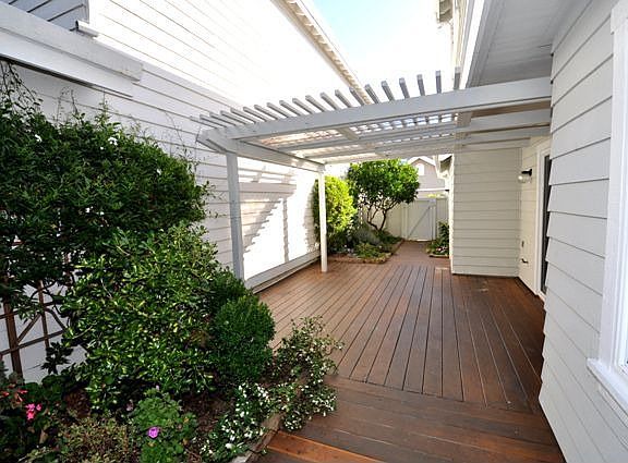 4th image of 737 Newport Cir