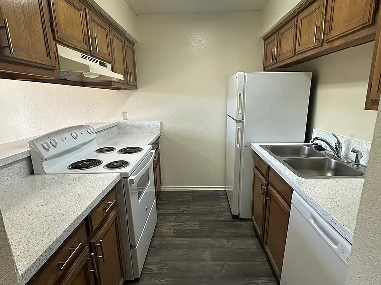721 Avenue A #7 — Photo 4