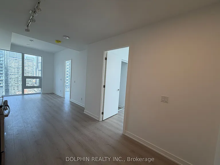 100 Queen St E #2903 — Photo 7