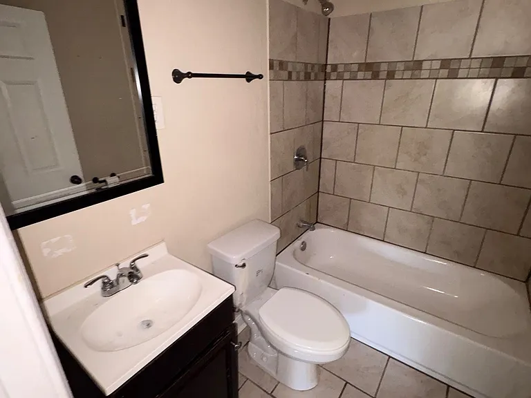 1298 Kerr Ave — Photo 6