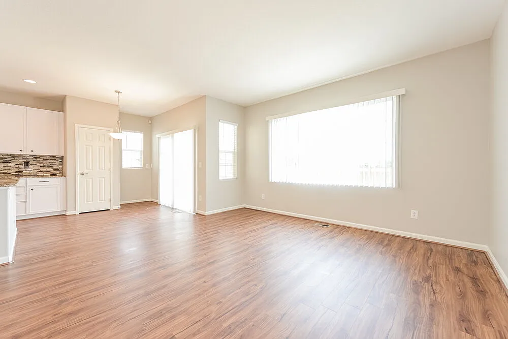 4 bed, 3.0 bath, 2664 sqft, $3,055 — Photo 4