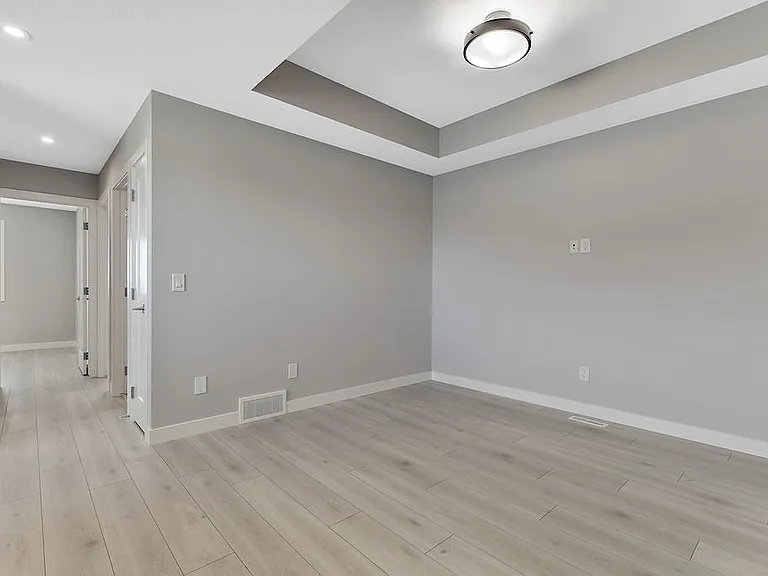 146 Creekside Dr SW #UPPER — Photo 19