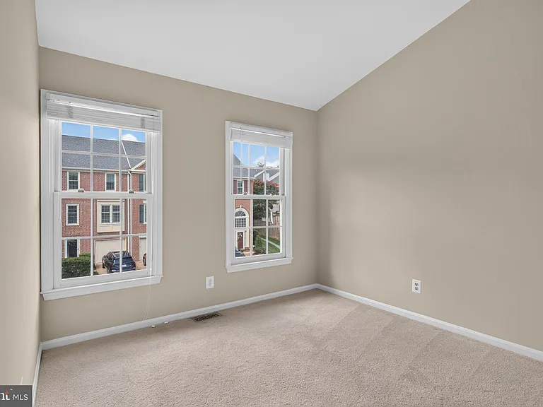341 S Pickett St — Photo 35