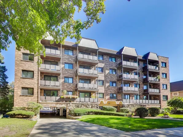 121 S Vail Ave APT 403, Arlington Heights, IL 60005