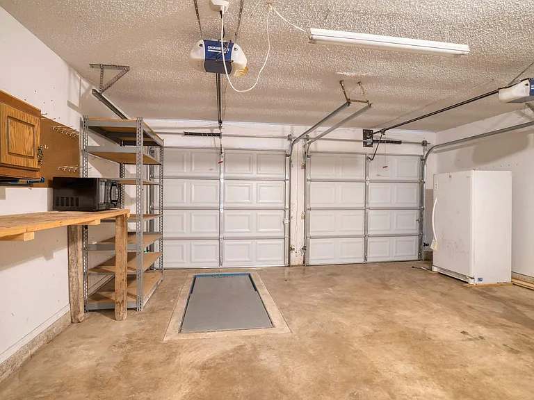 700 Wood Hollow Ln — Photo 21