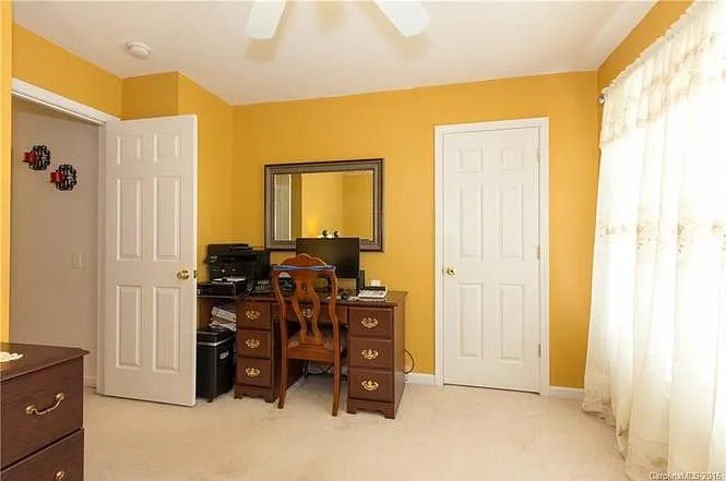 12415 Crowley Ct — Photo 10