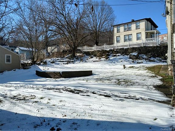 2nd image of 27 Center St