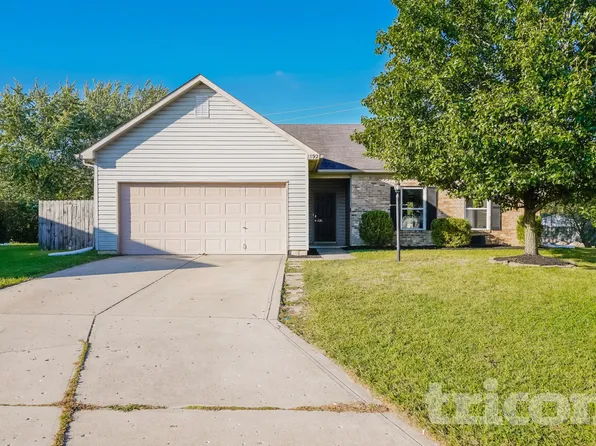 1892 Harvest Meadow Dr, Greenwood, IN 46143