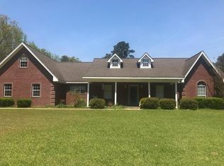 813 S Chestnut St, Aberdeen, MS 39730