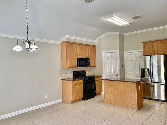 2811 Cresthollow Ln — Photo 8