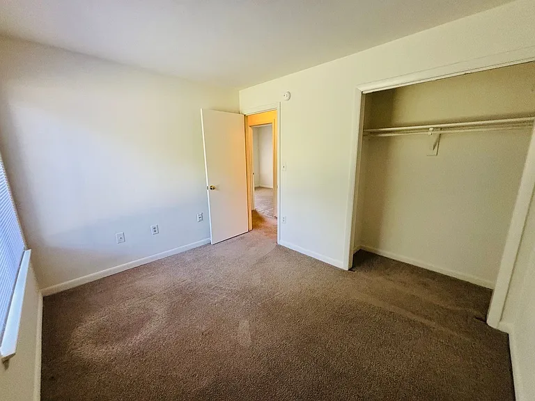 1210B University Ter — Photo 12