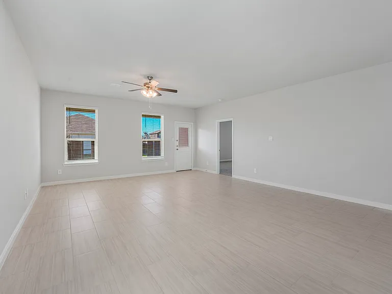 227 Mina St — Photo 8