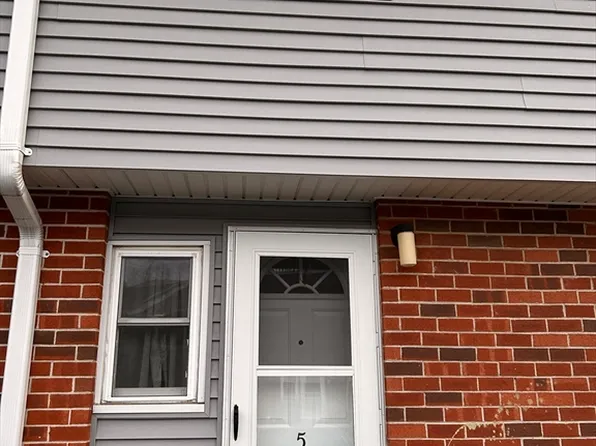 5 Manor Ct #5, Springfield, MA 01118