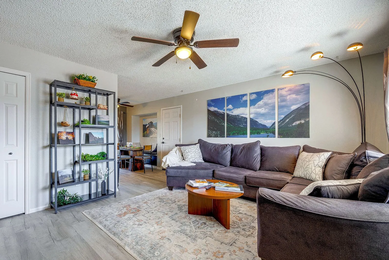3 bed, 1.0 bath, 893 sqft, $2,806 — Photo 1
