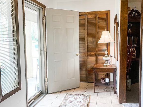 4th image of 2312 Holly Hill Dr