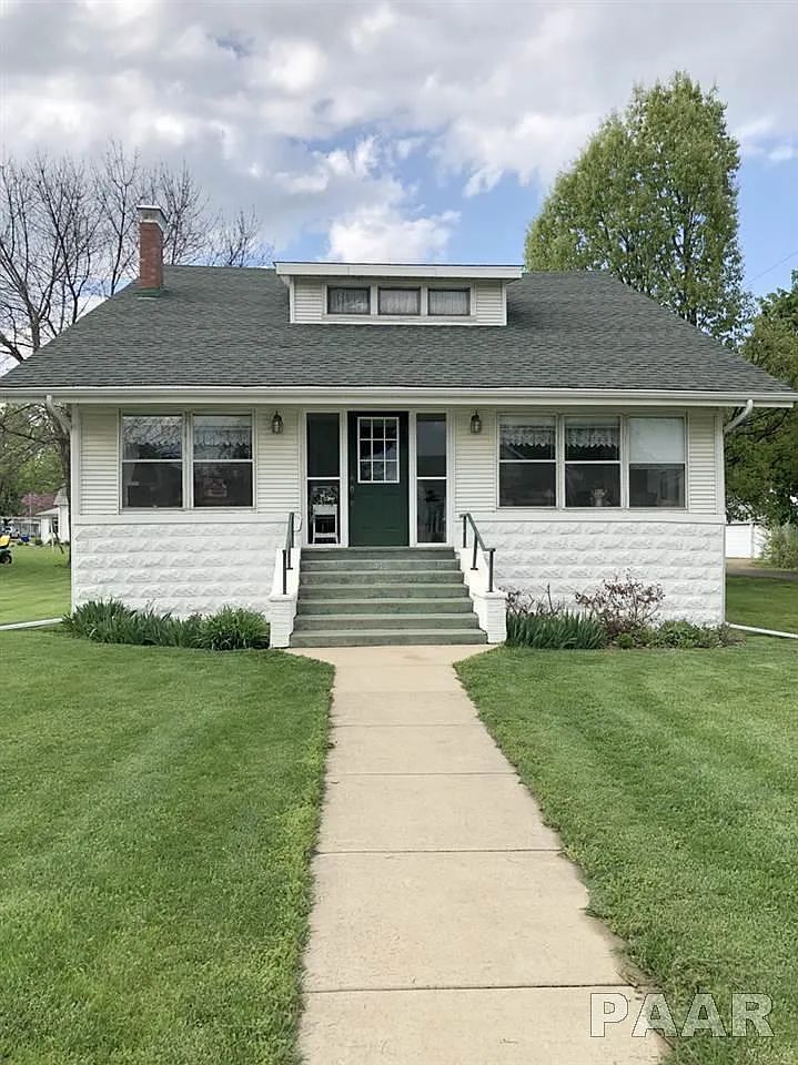 415 W Truitt Ave photo 1