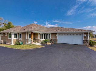 6168 W Woodview Ct #10, Greenfield, WI 53220