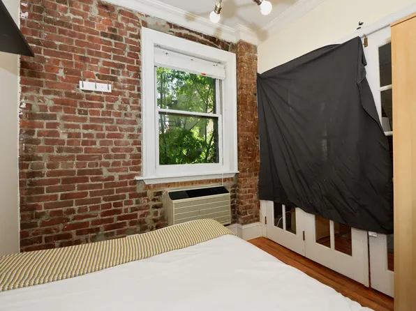 692 10th Avenue image 9 of 24