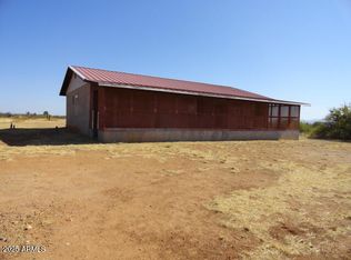 8279 E Larson Rd, Hereford, AZ 85615