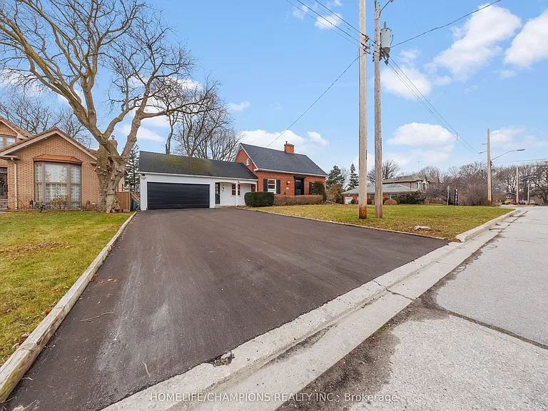 44 Marydon Cres — Photo 16
