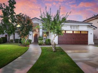 10304 Crandon Park Dr, Bakersfield, CA 93312