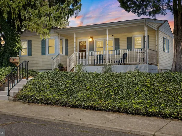 615 Winthrop Ave, Mount Ephraim, NJ 08059