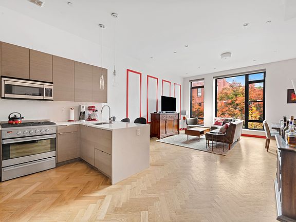 4th image of 266 Greene Ave #3