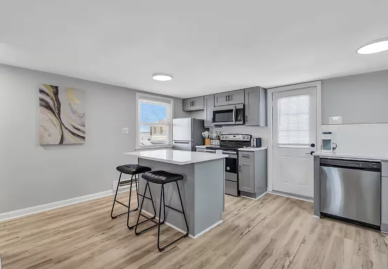 113 E Rio Grande Ave #3 — Photo 5