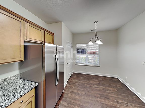 3rd image of 1684 Woods Ln